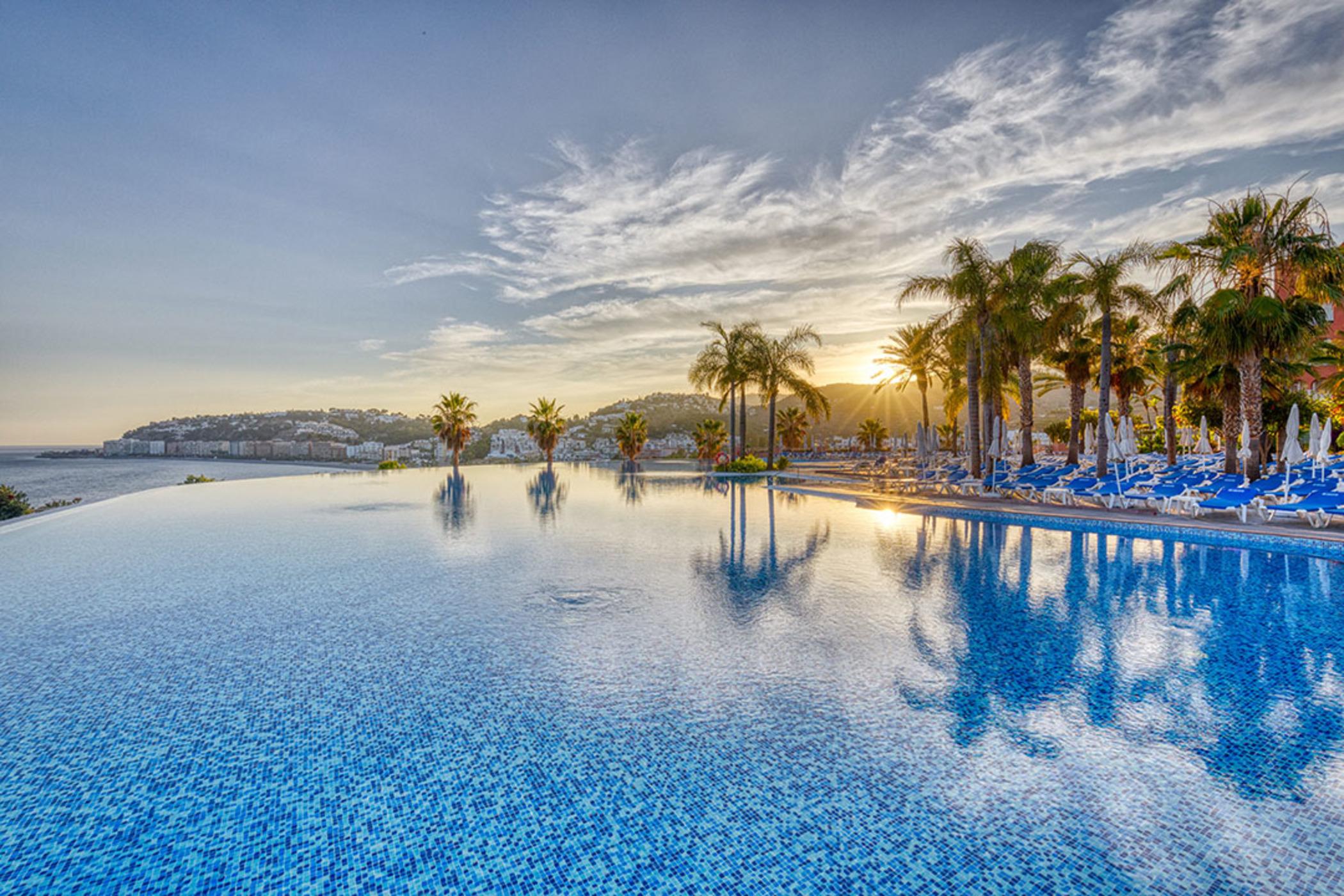 Playacalida Hotel Almunecar Exterior photo